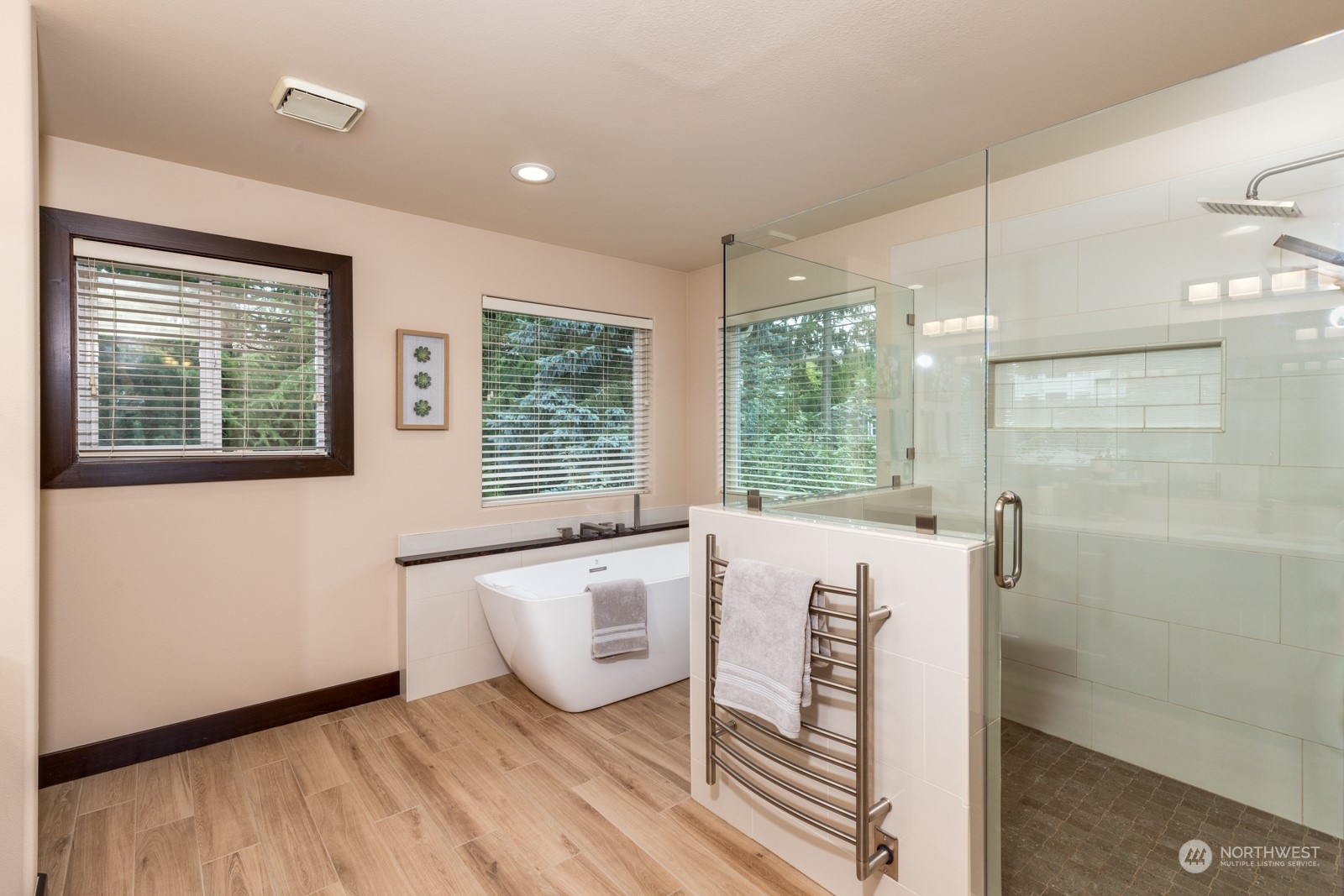 2415 Viewcrest Avenue Everett, WA 98203 - Photo 28 of 37 a living room with stainless steel appliances granite countertop furniture and a large window