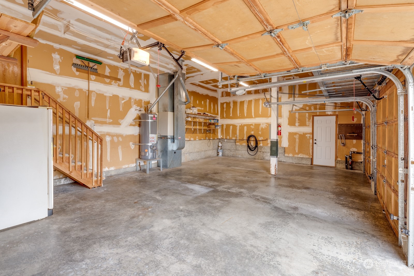 2415 Viewcrest Avenue Everett, WA 98203 - Photo 37 of 37 a view of a building with a street