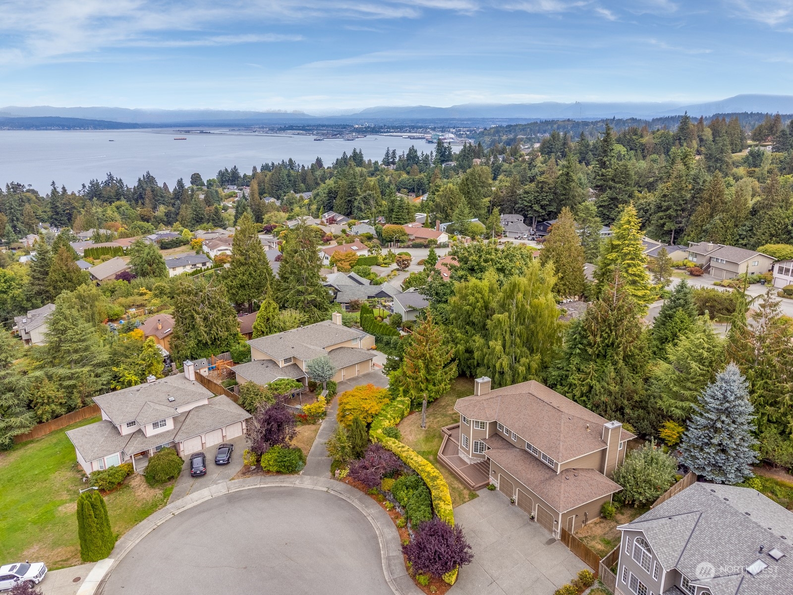 2415 Viewcrest Avenue Everett, WA 98203 - Photo 6 of 37 an aerial view of a city