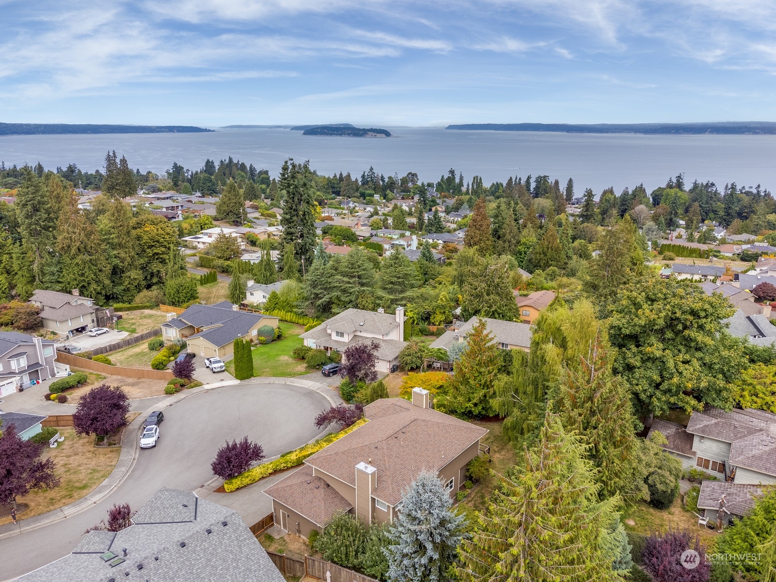 2415 Viewcrest Avenue Everett, WA 98203 - Photo 7 of 37 a view of a city