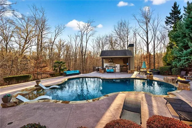 $1,732,000 | 18 Willow Place, Newnan, GA 30265