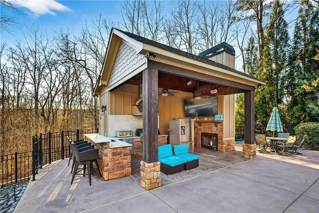 $1,732,000 | 18 Willow Place, Newnan, GA 30265