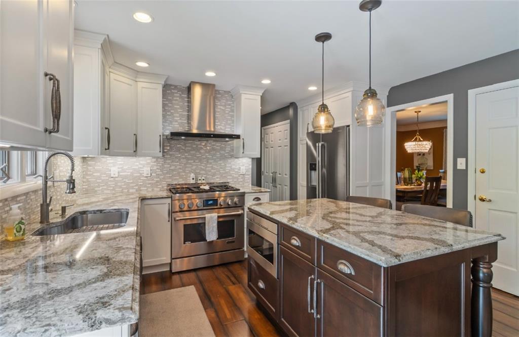 1573 Wilson Road Pittsburgh, PA 15236 - Photo 5 of 29 Gallery Image 5