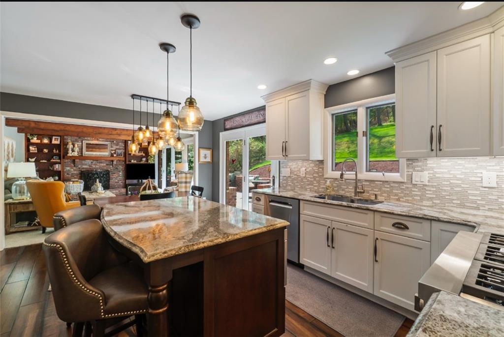 1573 Wilson Road Pittsburgh, PA 15236 - Photo 6 of 29 Gallery Image 6