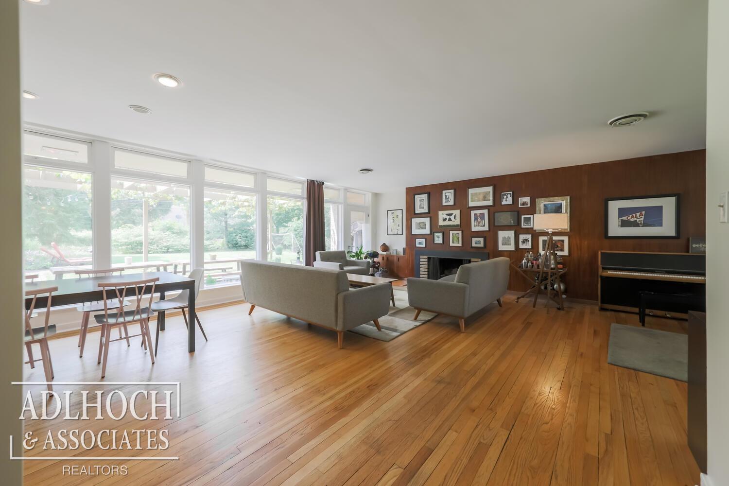 681 Roslyn Road Grosse Pointe Woods, MI 48236 - Photo 5 of 32