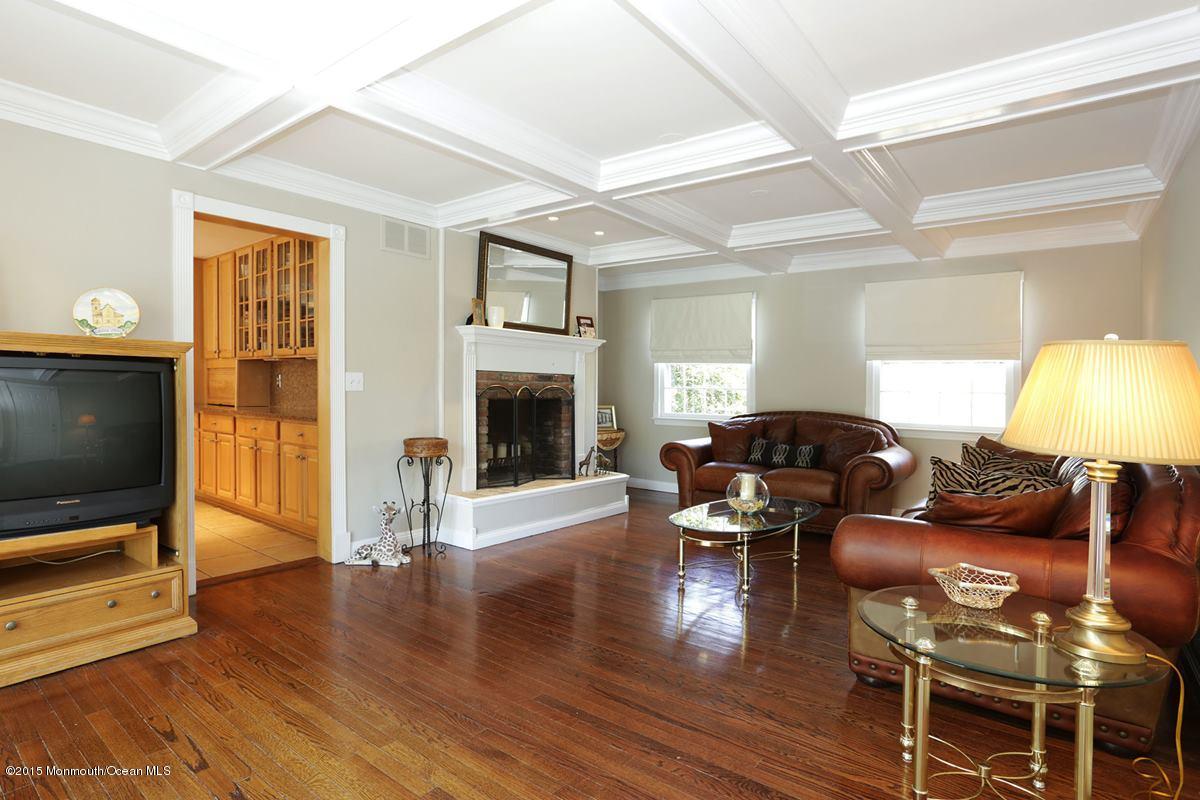 19 Tall Timber Road Middletown, NJ 07748 - Photo 22 of 34 familyroom1_1200