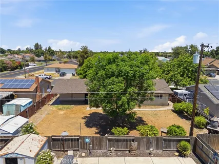 $315,000 | 417 East Magnolia Avenue, Hanford, CA 93230
