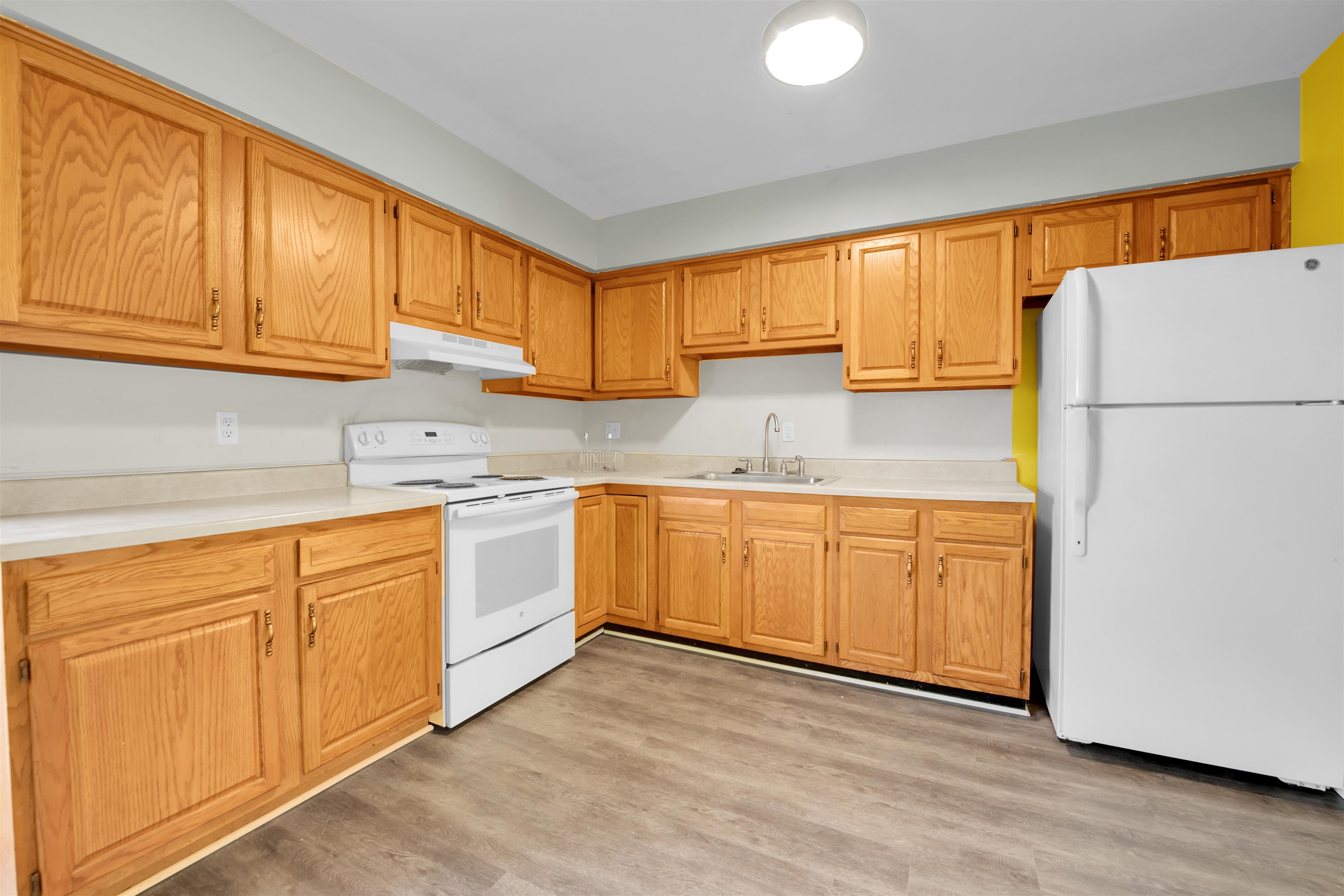 20475 15 Mile Road Clinton Township, MI 48035 - Photo 3 of 27 50133179-695612d0-a05a-4a79-98bc-0f02ce5a514b.JPG