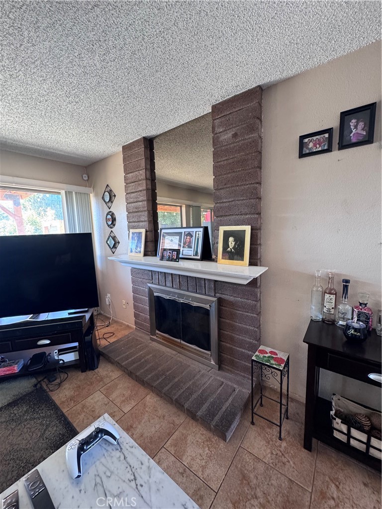 23575 Whispering Winds Way Moreno Valley, CA 92557 - Photo 7 of 25