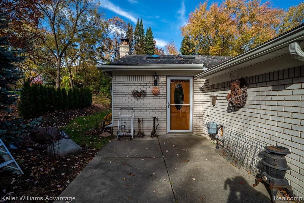 2360 West Square Lake Road Troy, MI 48098 - Photo 36 of 45