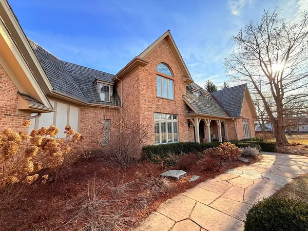 $1,499,000 | 5443 Belmont Court, Libertyville, IL 60048