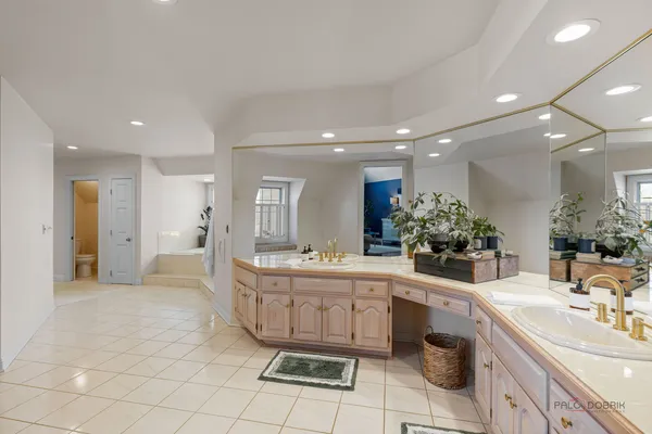 $1,499,000 | 5443 Belmont Court, Libertyville, IL 60048