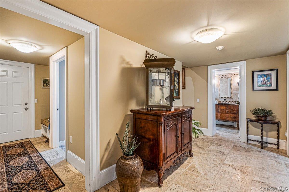 39 Cherry Lane Syosset, NY 11791 - Photo 37 of 43