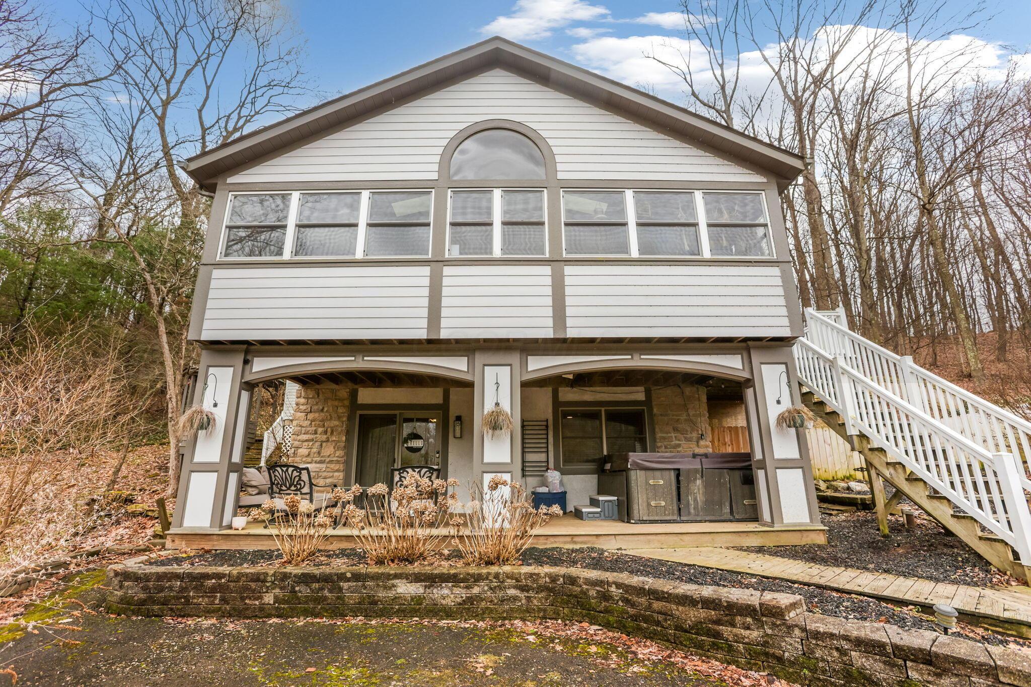 555 Ross Road Southeast Lancaster, OH 43130 - Photo 2 of 53 1-web-or-mls-LO5A9513