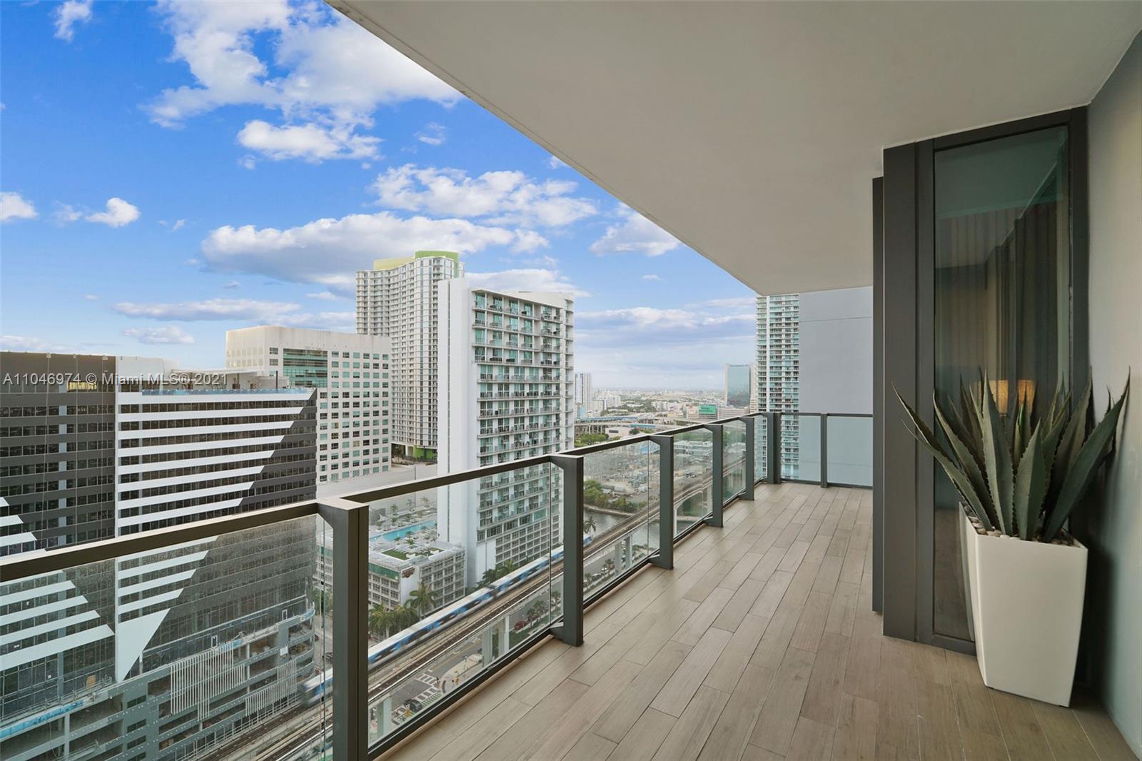 88 Southwest 7th Street, Unit 1904 Miami, FL 33130 - Photo 7 of 28 a view of balcony with city view