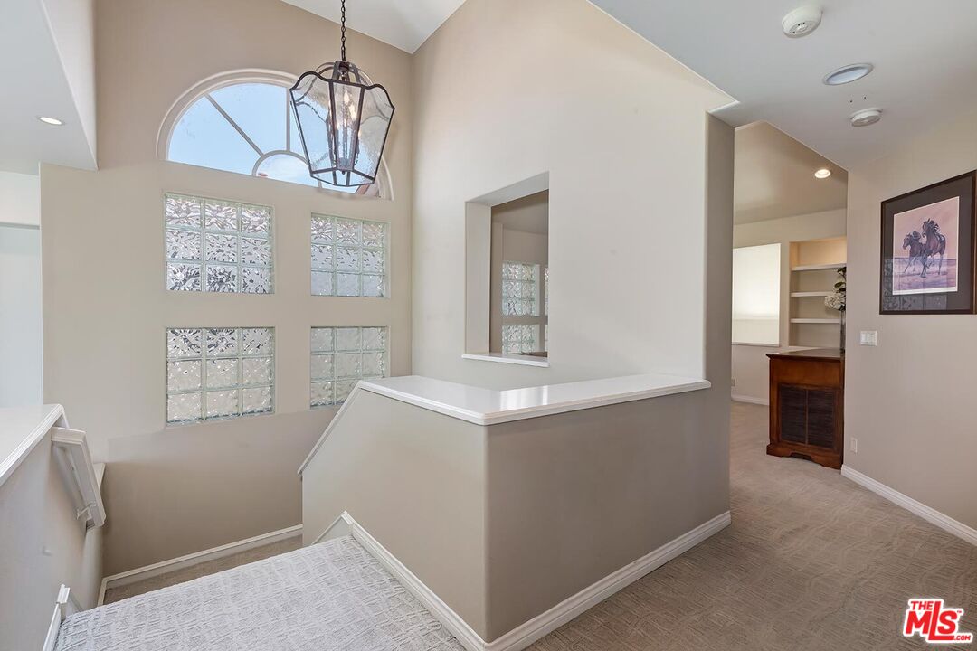 12683 Promontory Road Los Angeles, CA 90049 - Photo 18 of 41