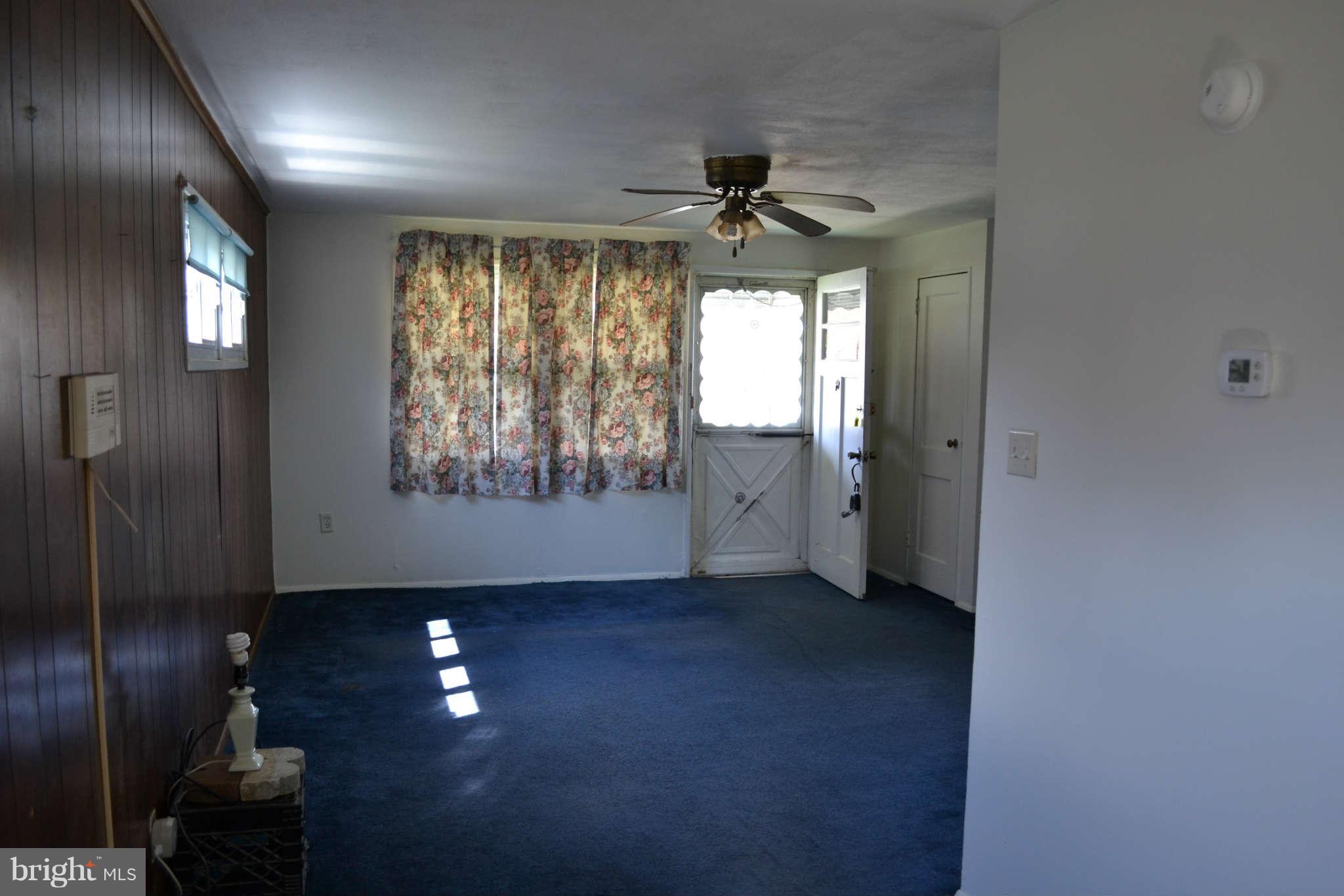 2055 Larkhall Road Baltimore, MD 21222 - Photo 4 of 12 Living Room