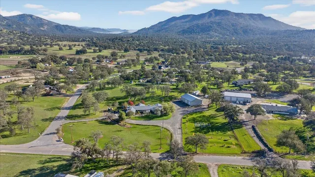 $725,000 | 35102 Quail Oak Road, Auberry, CA 93602