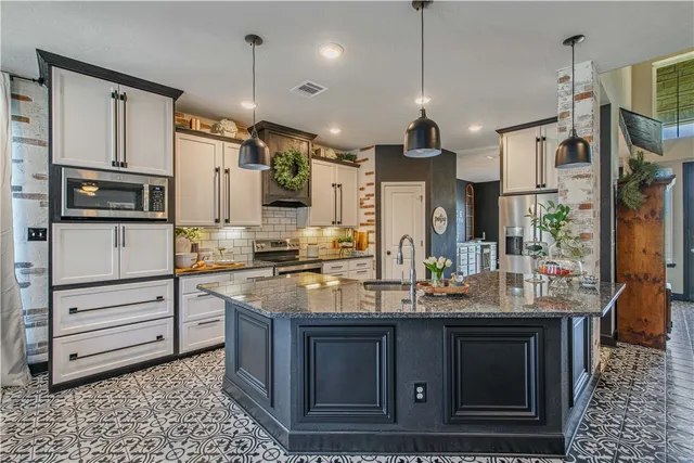 $559,900 | 10600 Scarlet Peak Court, Bryan, TX 77845