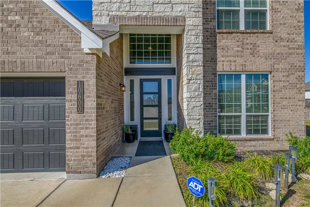 $559,900 | 10600 Scarlet Peak Court, Bryan, TX 77845