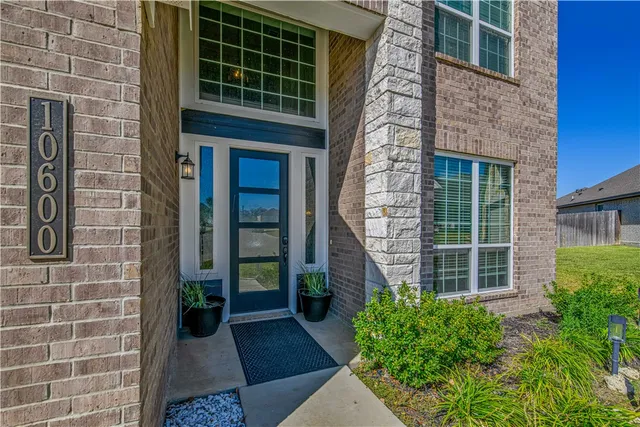 $559,900 | 10600 Scarlet Peak Court, Bryan, TX 77845