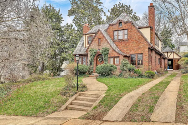 $525,000 | 2610 Longview Avenue Southwest, Roanoke, VA 24014