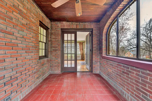 $525,000 | 2610 Longview Avenue Southwest, Roanoke, VA 24014