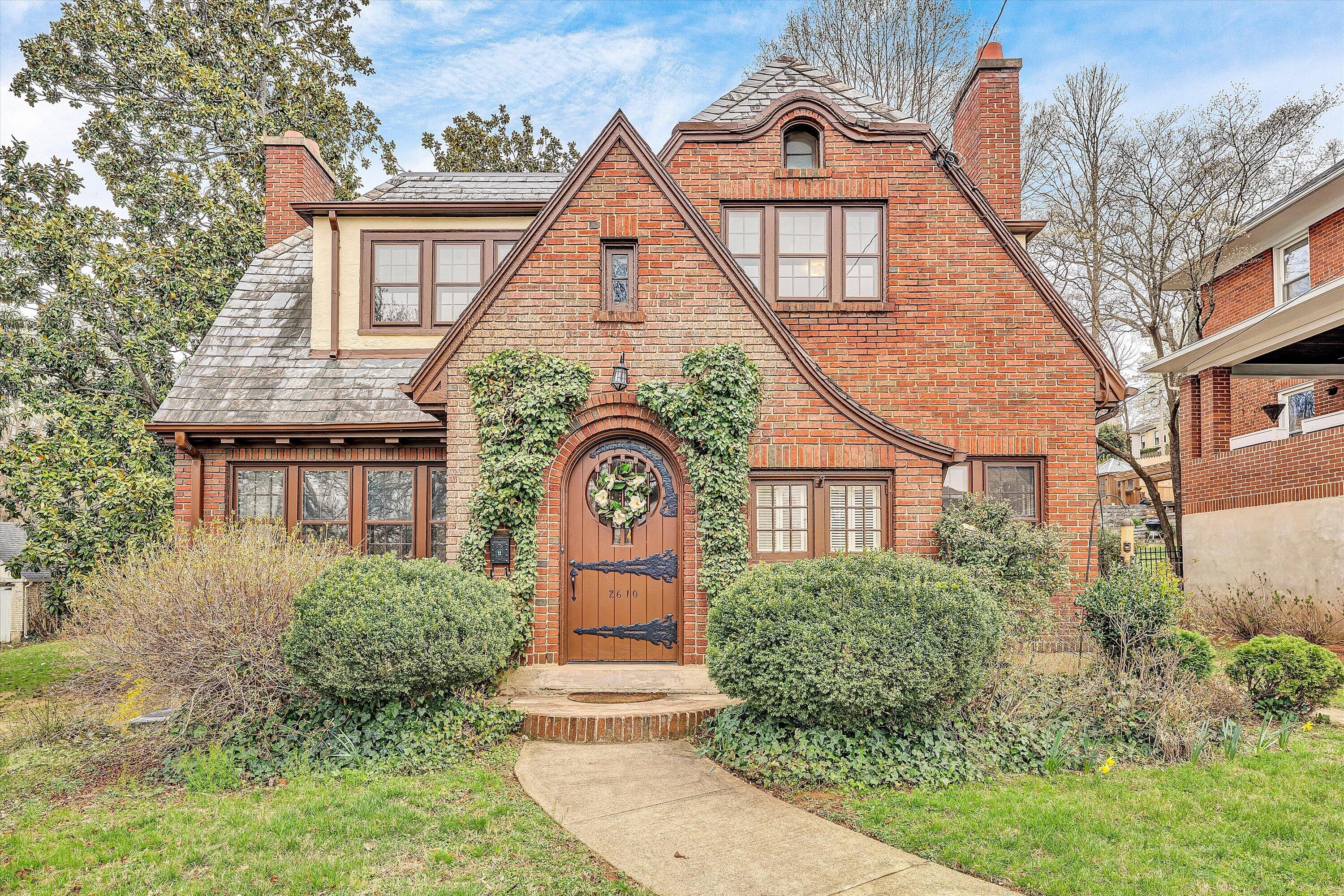 2610 Longview Avenue Southwest Roanoke, VA 24014 - Photo 2 of 56 02-SGP-06766