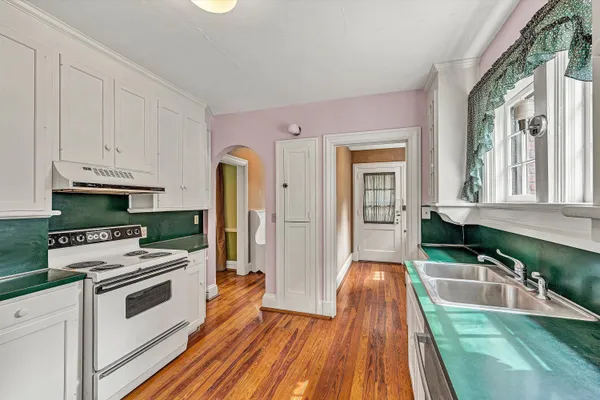 $525,000 | 2610 Longview Avenue Southwest, Roanoke, VA 24014
