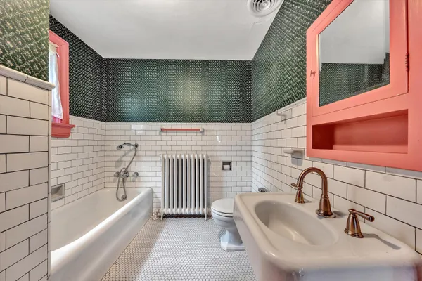 $525,000 | 2610 Longview Avenue Southwest, Roanoke, VA 24014
