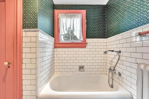 $525,000 | 2610 Longview Avenue Southwest, Roanoke, VA 24014