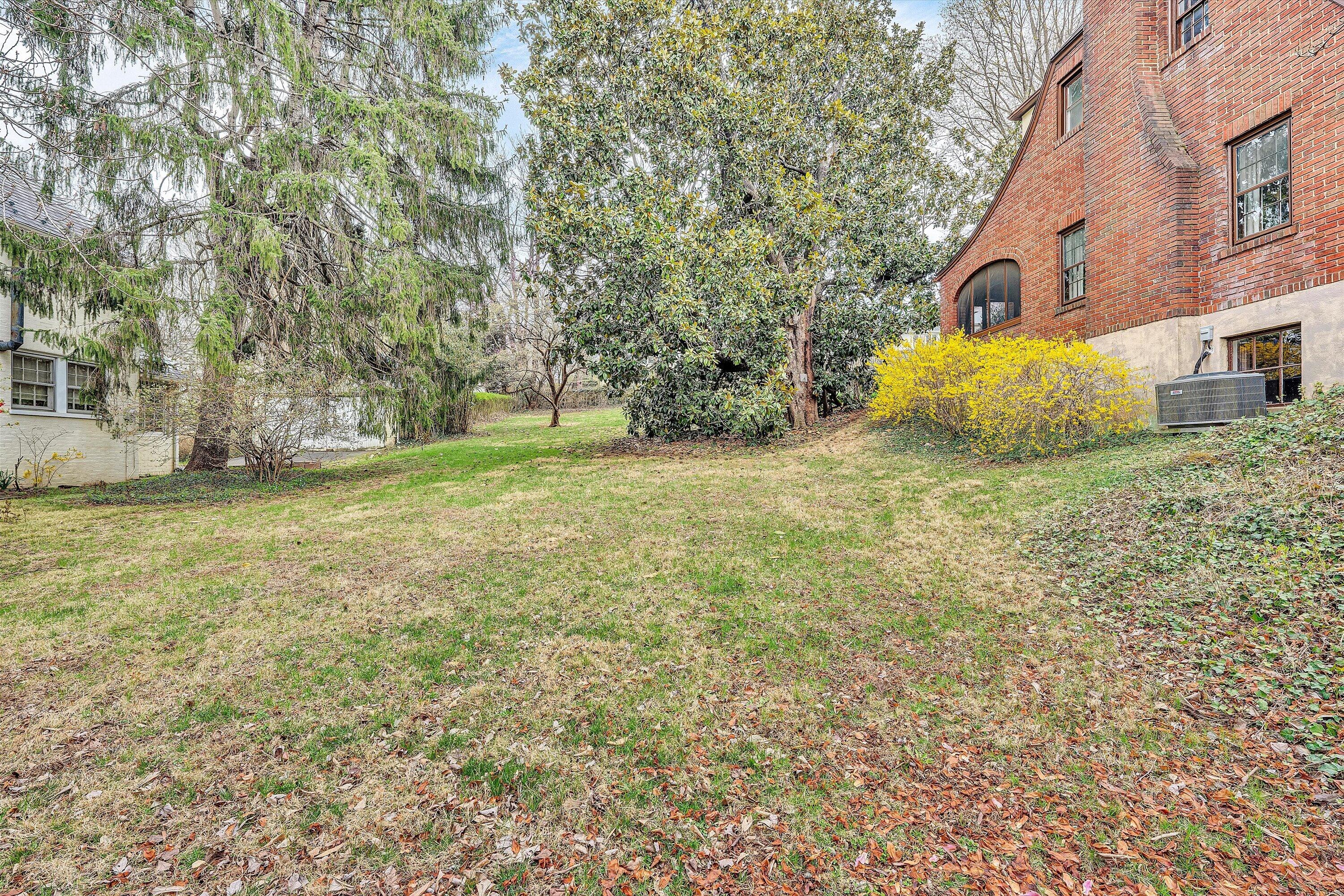 2610 Longview Avenue Southwest Roanoke, VA 24014 - Photo 3 of 56 51-SGP-06775