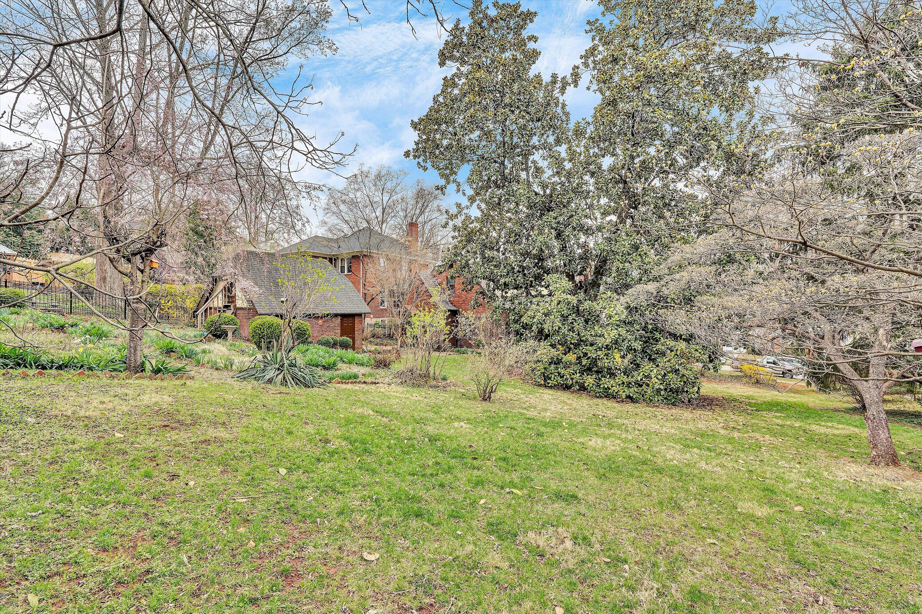 2610 Longview Avenue Southwest Roanoke, VA 24014 - Photo 4 of 56 55-SGP-06790