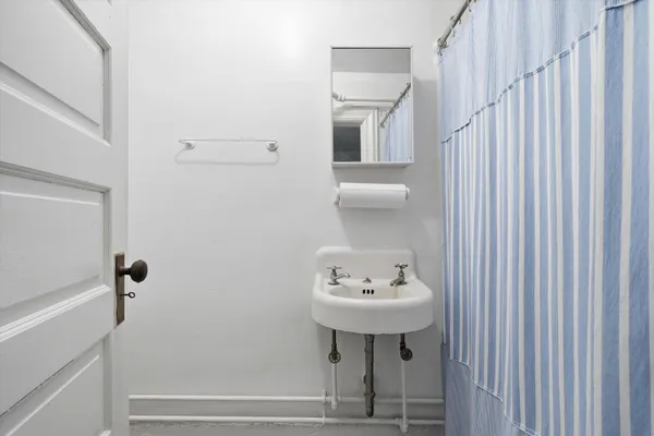 $525,000 | 2610 Longview Avenue Southwest, Roanoke, VA 24014