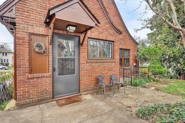 $525,000 | 2610 Longview Avenue Southwest, Roanoke, VA 24014