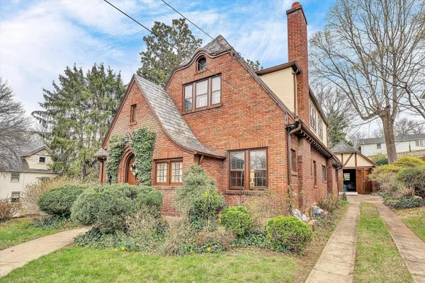 $525,000 | 2610 Longview Avenue Southwest, Roanoke, VA 24014