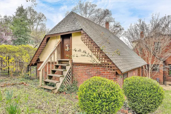 $525,000 | 2610 Longview Avenue Southwest, Roanoke, VA 24014