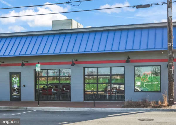 $2,300 | 549 Florida Avenue, Unit 201, Herndon, VA 20170