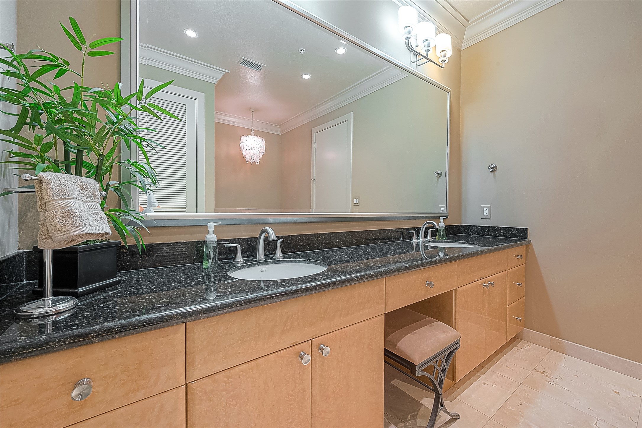 3388 Sage Road, Unit 1601 Houston, TX 77056 - Photo 10 of 20 Elegant bathroom with doble sink area