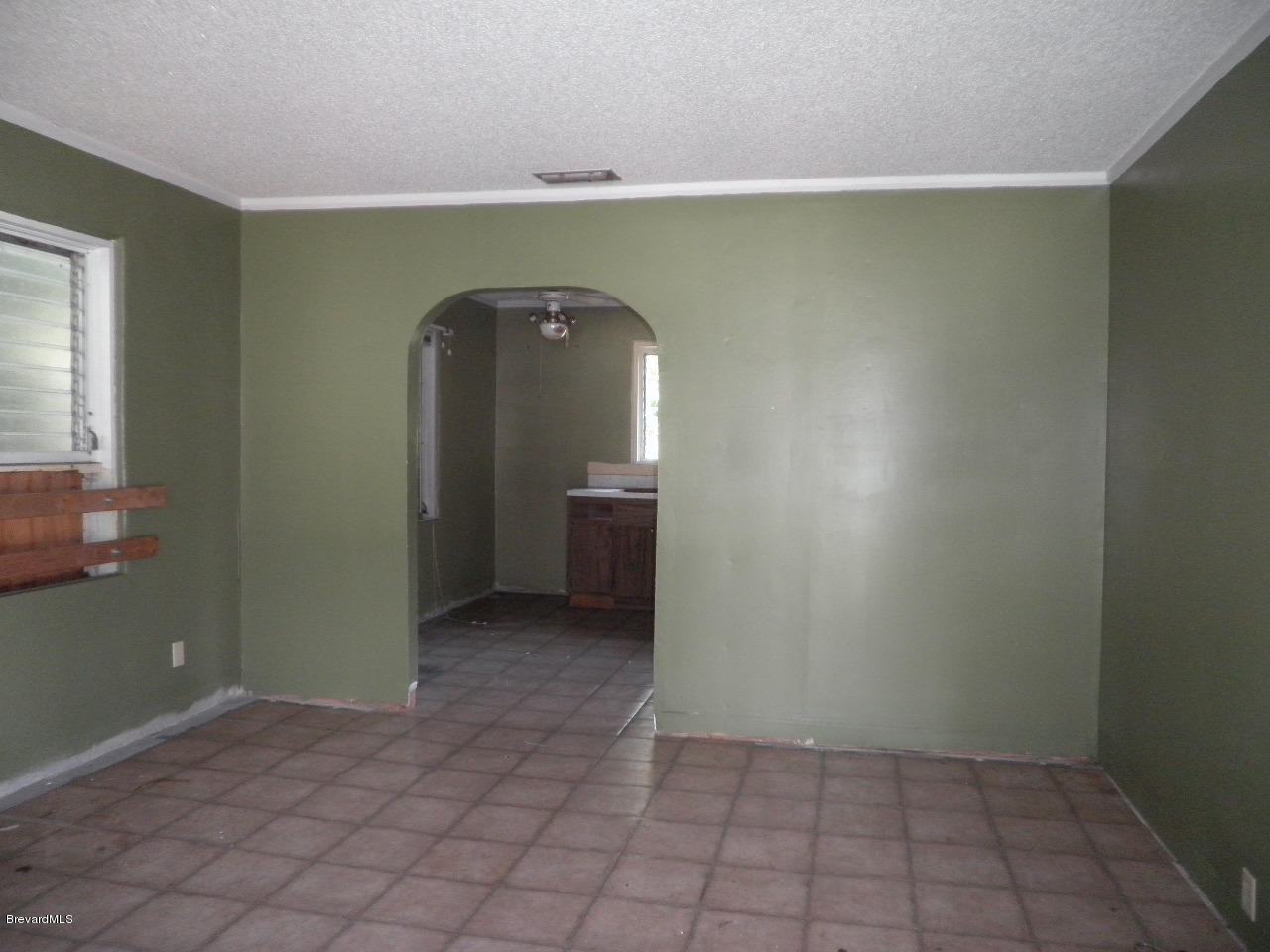 2707 Dairy Road Melbourne, FL 32904 - Photo 2 of 5 Living Room