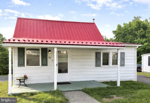 $159,900 | 37 Mountain Street, Mount Holly Springs, PA 17065