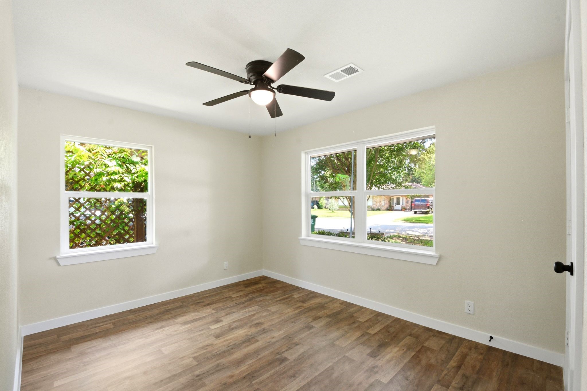 6514 Neff Street Houston, TX 77074 - Photo 26 of 36 Gallery Image 26