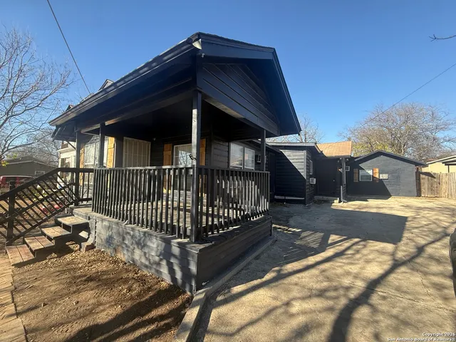 $825 | 3011 West César E Chávez Boulevard, Unit 1, San Antonio, TX 78207