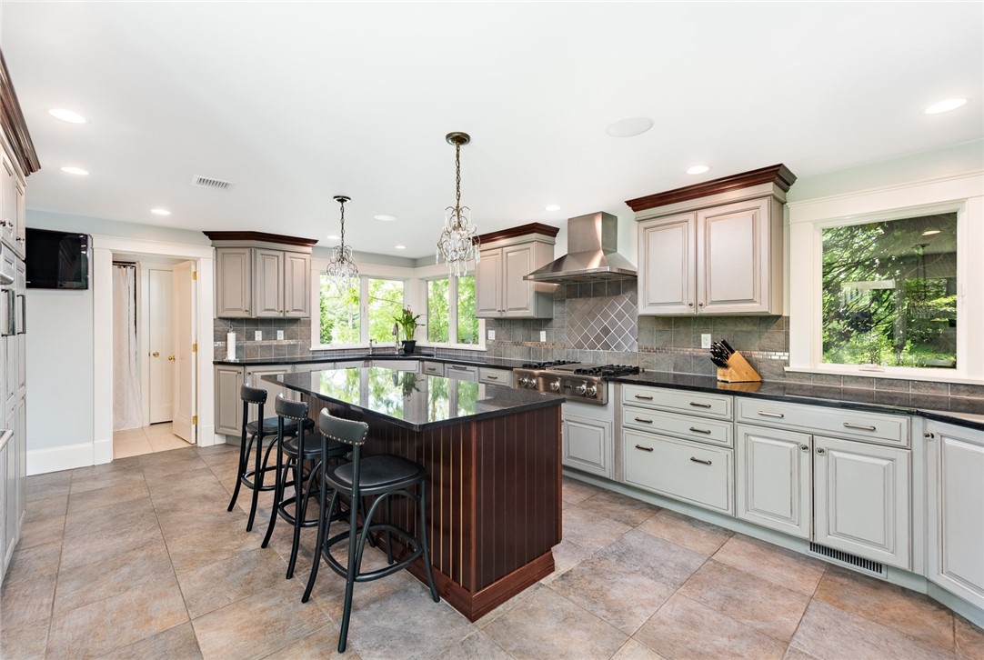 79 Ridge Road Bristol, RI 02809 - Photo 14 of 47