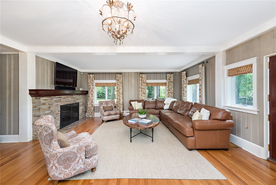 79 Ridge Road Bristol, RI 02809 - Photo 18 of 47 Great Room