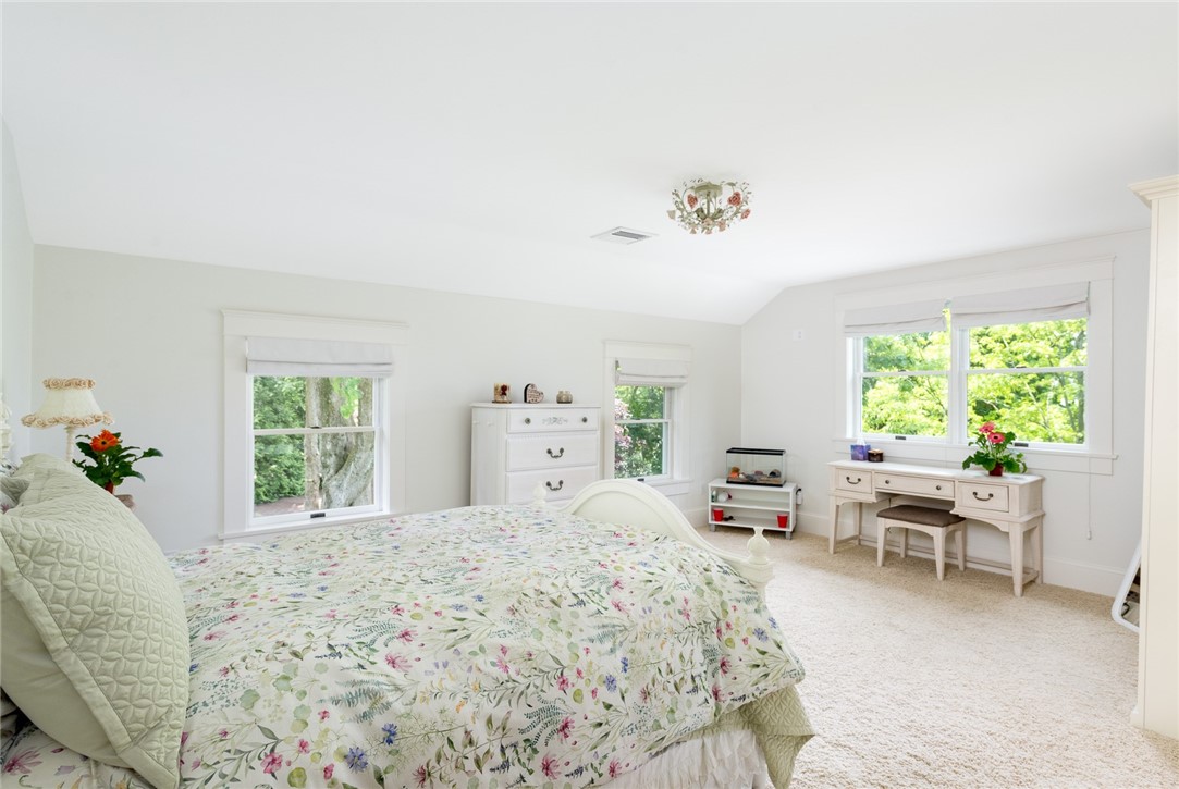 79 Ridge Road Bristol, RI 02809 - Photo 30 of 47 Bedroom #3