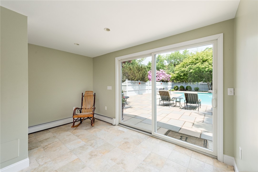 79 Ridge Road Bristol, RI 02809 - Photo 39 of 47 Guest/Pool House