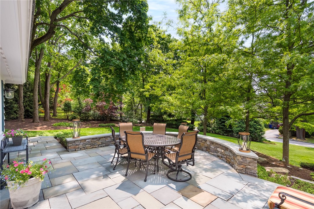 79 Ridge Road Bristol, RI 02809 - Photo 41 of 47 Front Bluestone Patio