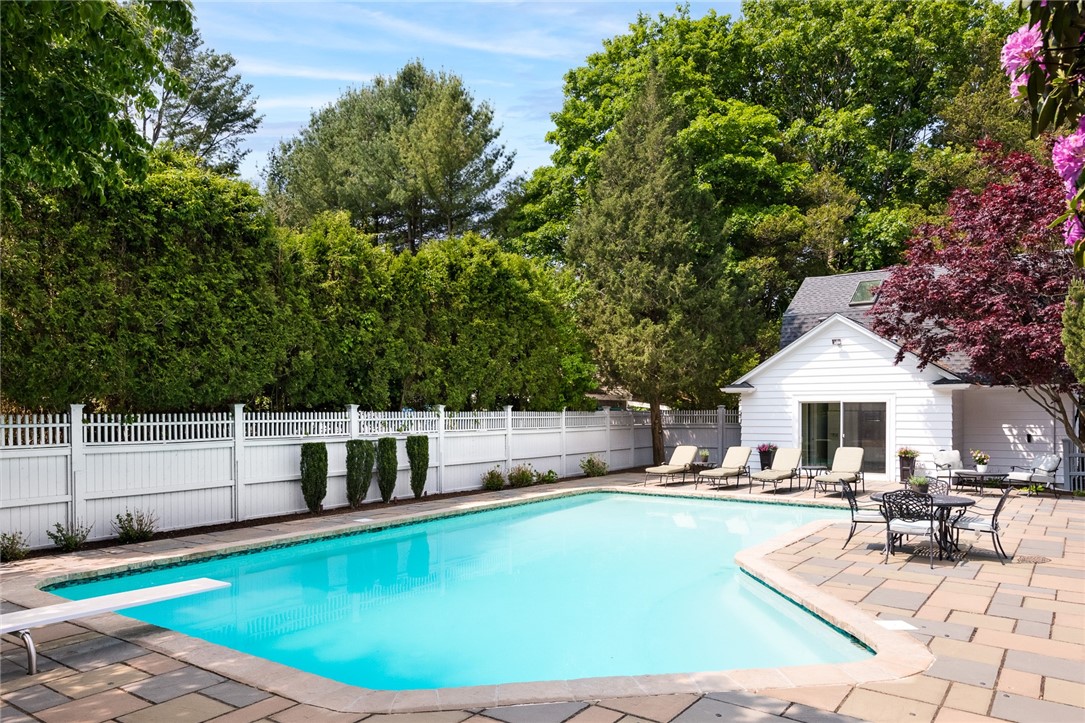 79 Ridge Road Bristol, RI 02809 - Photo 44 of 47 Guest/Pool House