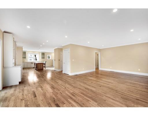 32 Lockeland Road Winchester, MA 01890 - Photo 13 of 26